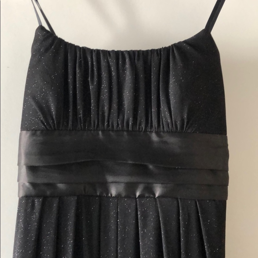 Dress - Picture 2 of 8